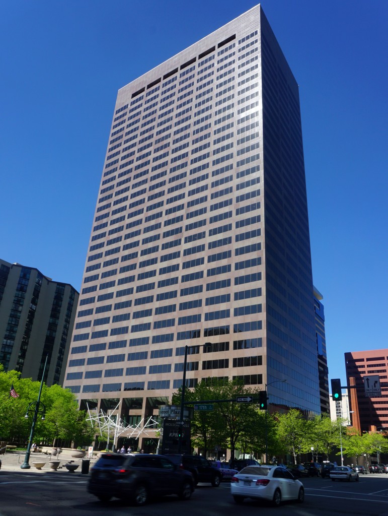 17th Street Plaza has a new large tenant. Photos by Aaron Kremer.