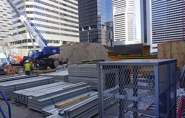 Work has begun on a new apartment building at 999 17th St. Photo by Burl Rolett.