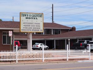 towncountrymotel globeville1