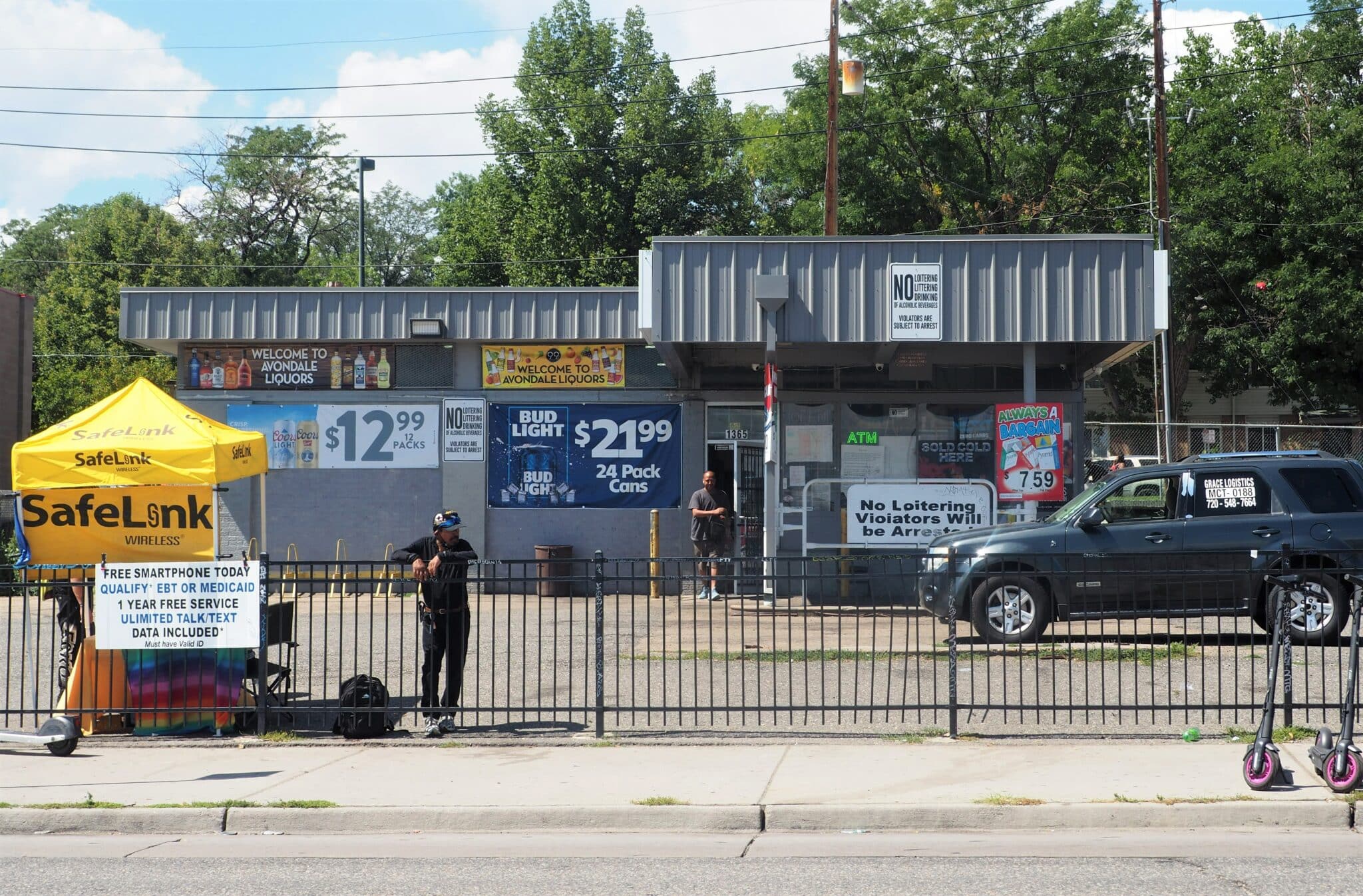 Denver lets liquor store stay open