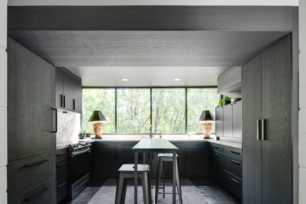 145 Dexter kitchen