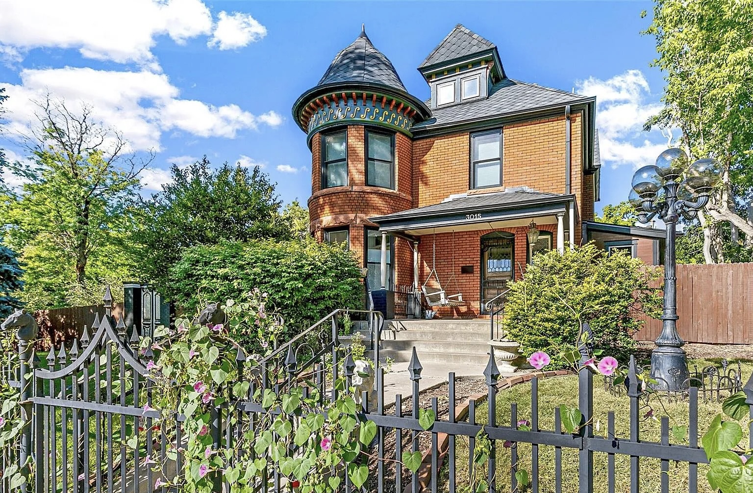 3015 Lowell Blvd